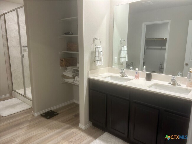 Building Photo - 8704 Cantera Rdg Rd