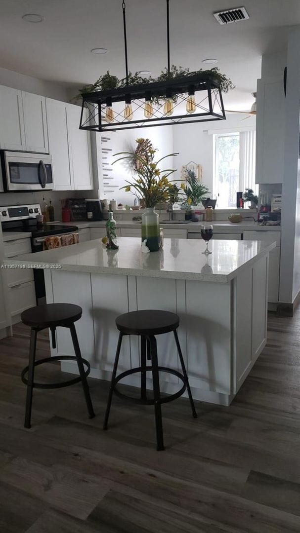 Building Photo - 7662 N Southwood Cir