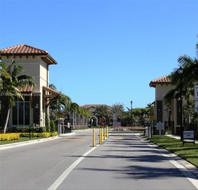 Building Photo - 8952 W 35th Ln