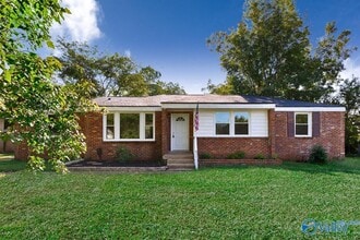 Building Photo - 4304 Lakeview Dr NW