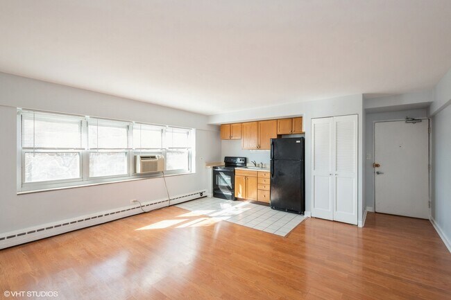 Building Photo - 4950 N Marine Dr