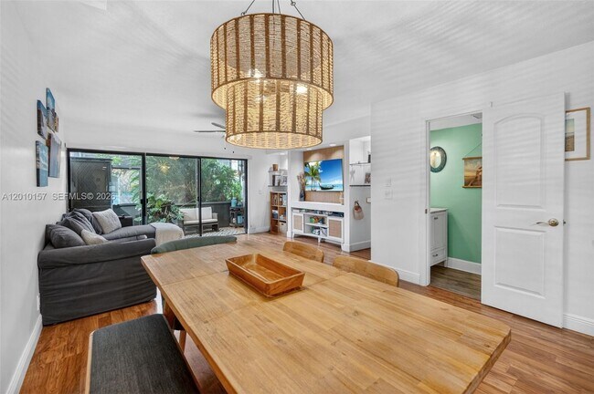 Building Photo - 4250 SW 70th Terrace