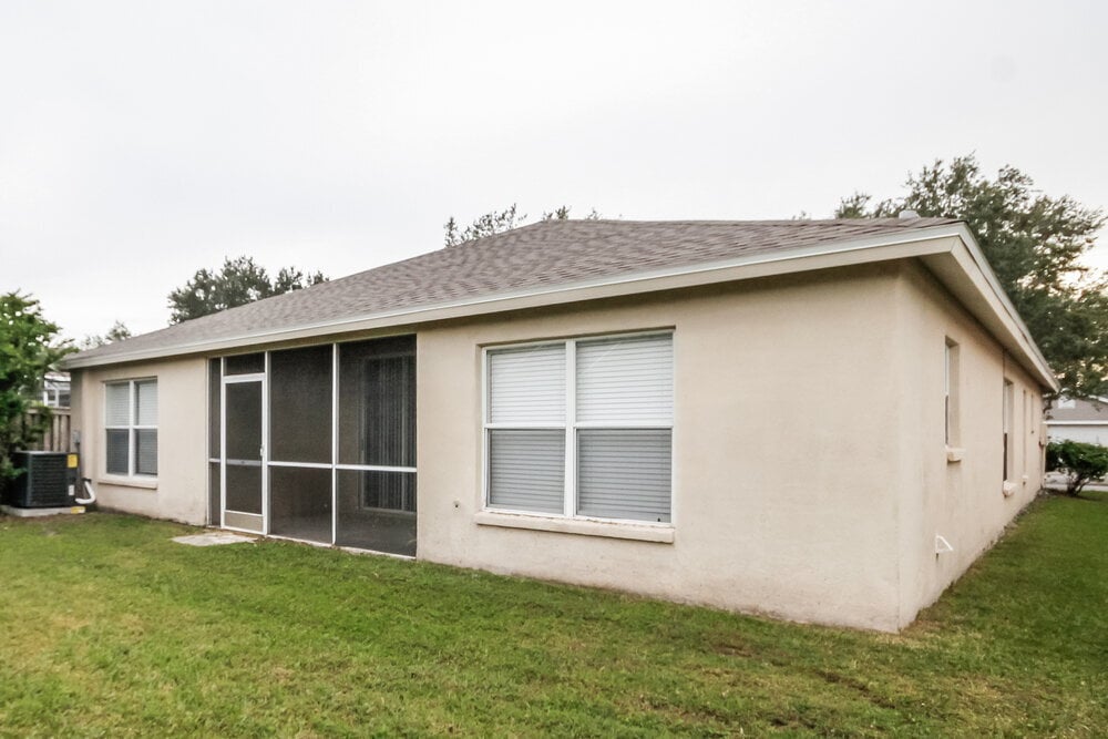 Building Photo - 9919 Stockbridge Dr