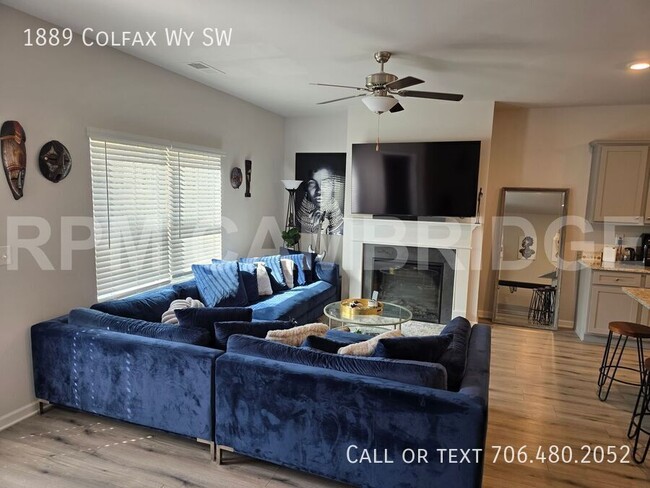 Building Photo - For Rent: Stunning 3-Bed, 3-Bath Townhome ...