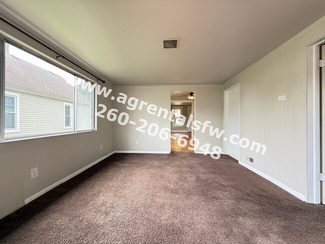 Building Photo - 3 Bedroom House