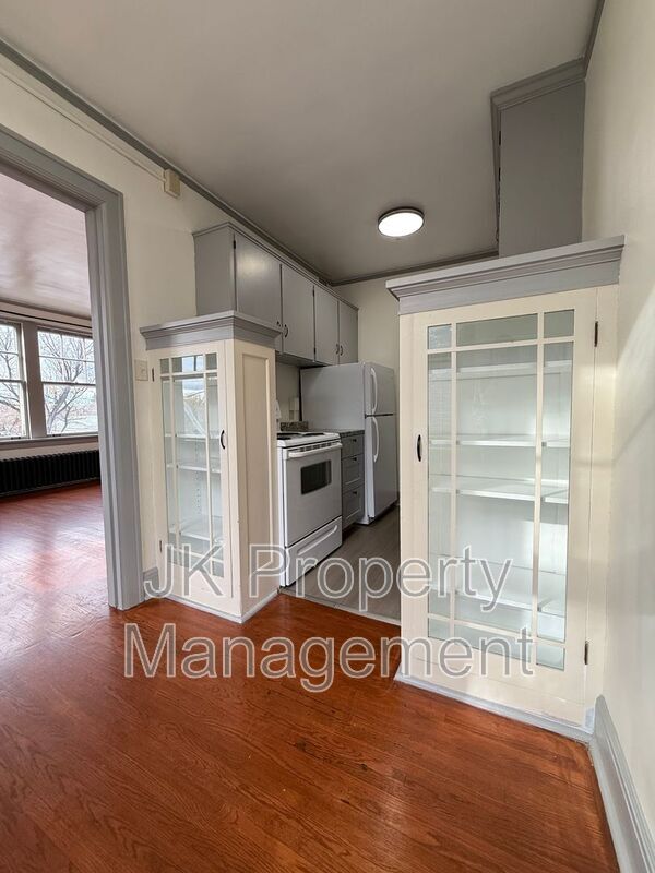 Building Photo - 310 5th St N