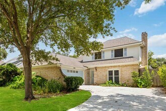 Building Photo - 1711 Woodland Springs St