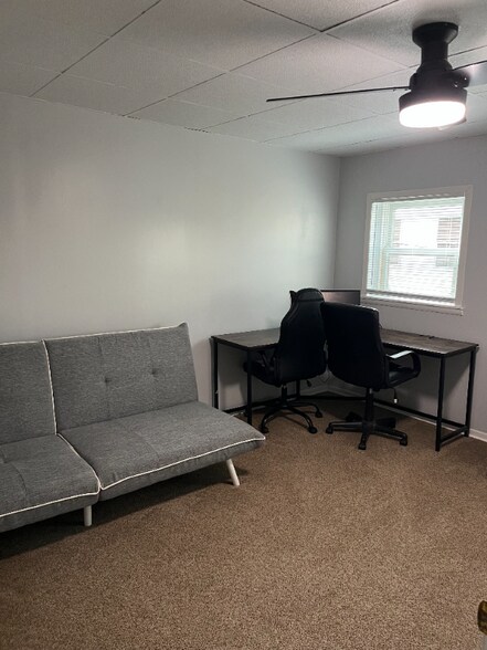 Building Photo - 13 Telescope St