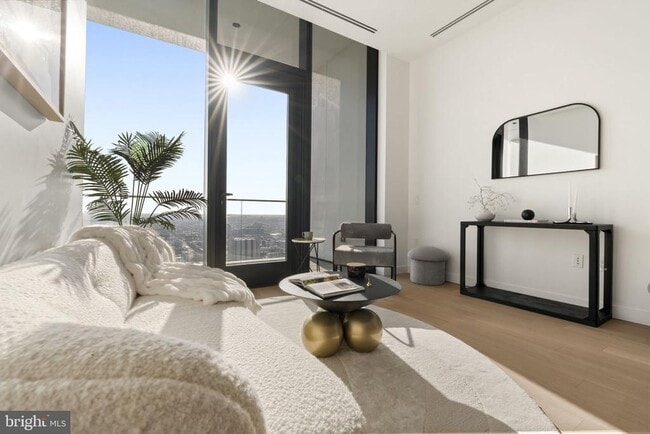 Building Photo - 210 S 12th St