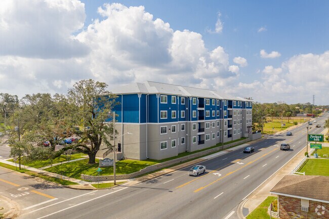 Building Photo - Vista 17 at Cervantes