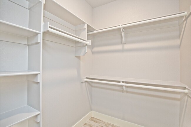 Building Photo - ***112 Alder Street***