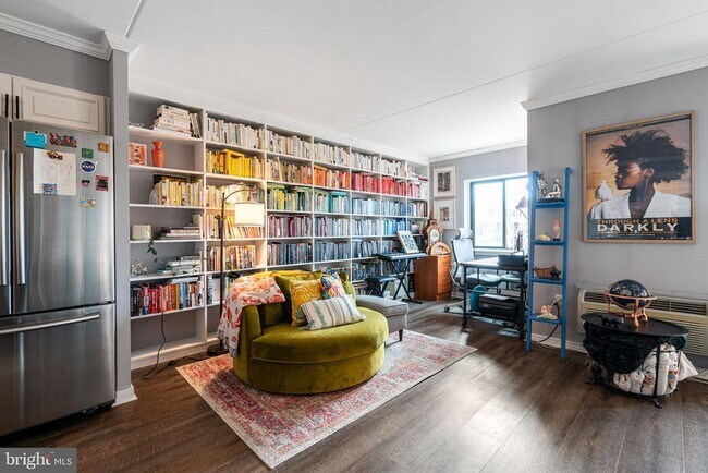 Building Photo - 200 Lombard St