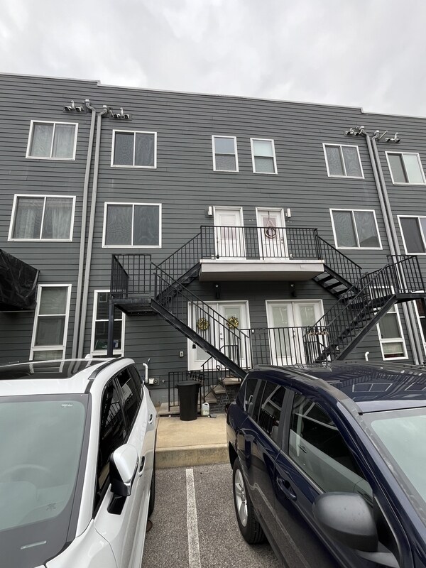 Building Photo - 1219 N 5th St