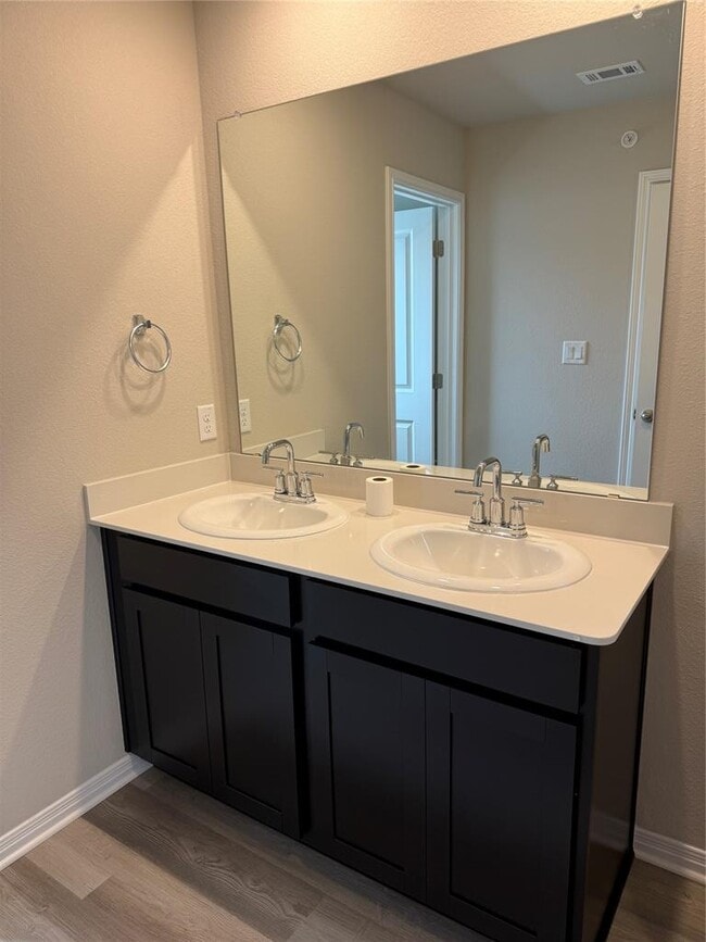 Building Photo - 1850 Settlers Glen Dr