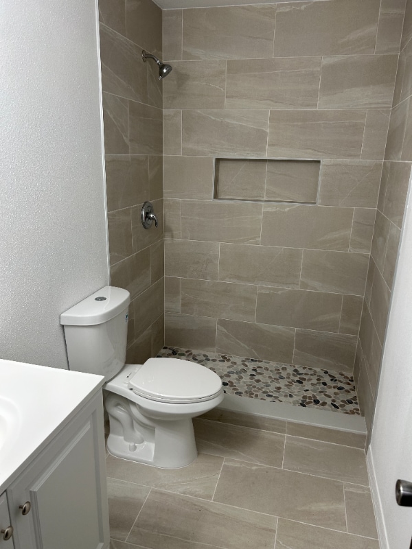 Building Photo - 118 Admiral Cir