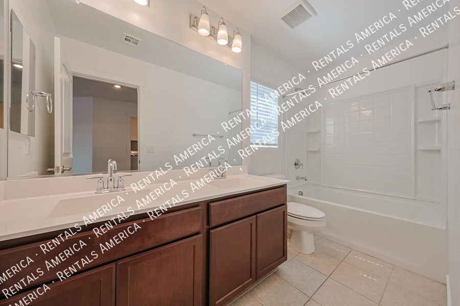 Building Photo - 6038 W Hartford Ct