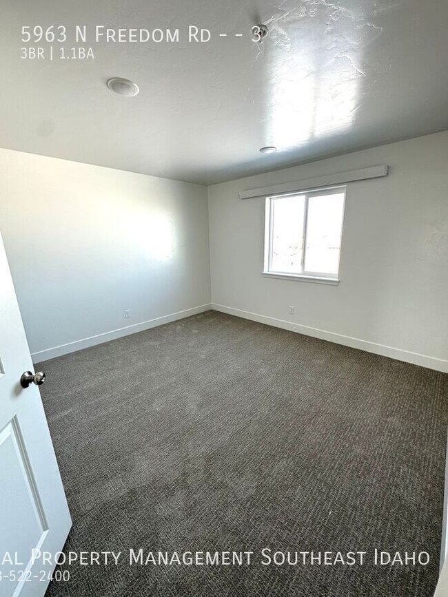 Building Photo - 5963 N Freedom Rd