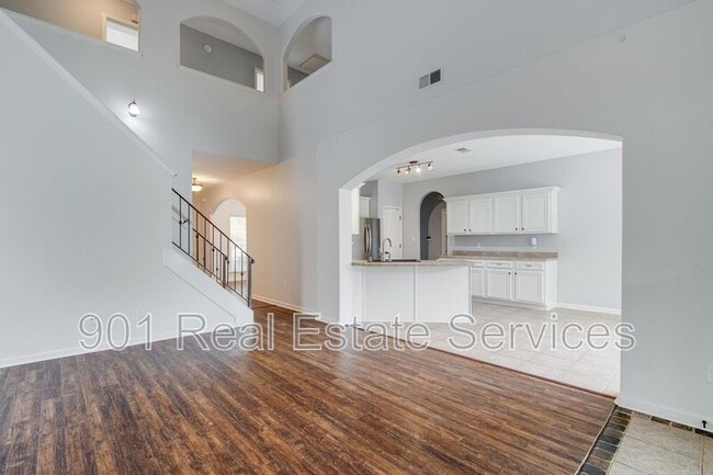 Building Photo - 7827 Anna Calla Way