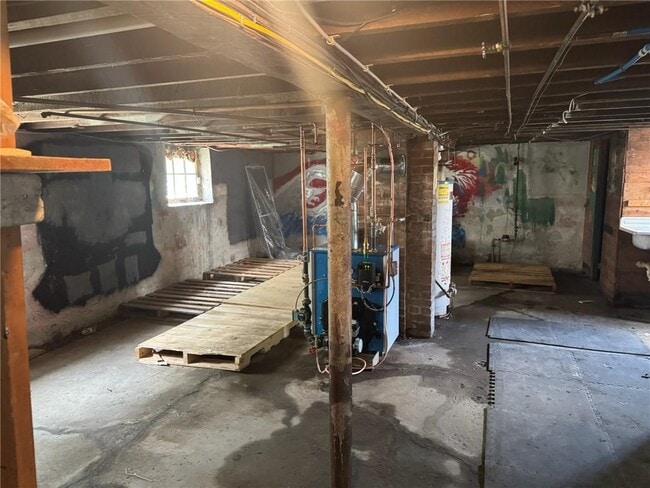 Building Photo - 67 Hall Ave