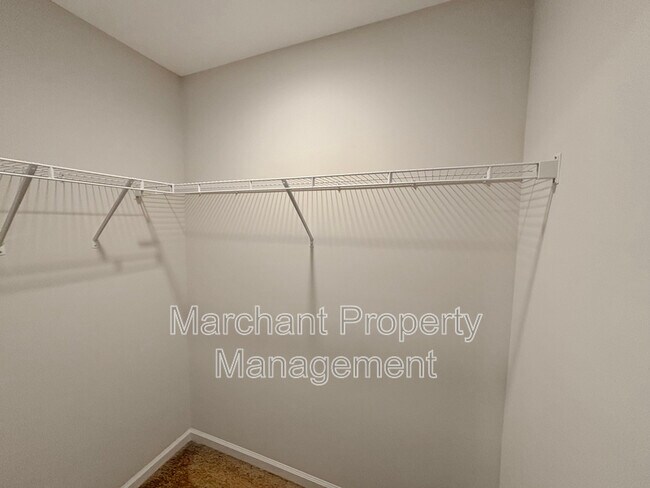 Building Photo - 459 Torrington Dr