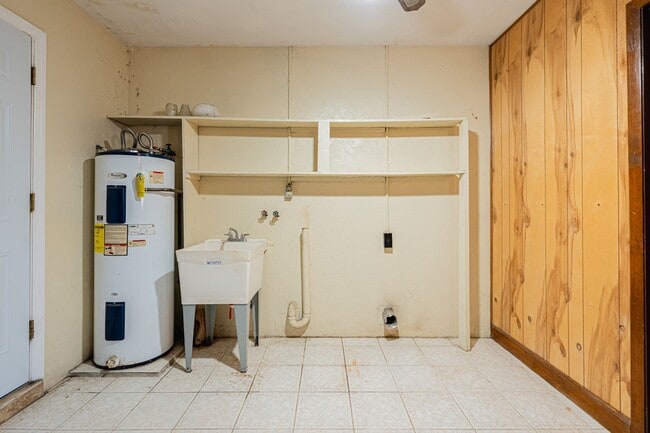 Building Photo - Charming 3BR/2BA Single-Family Home in Por...