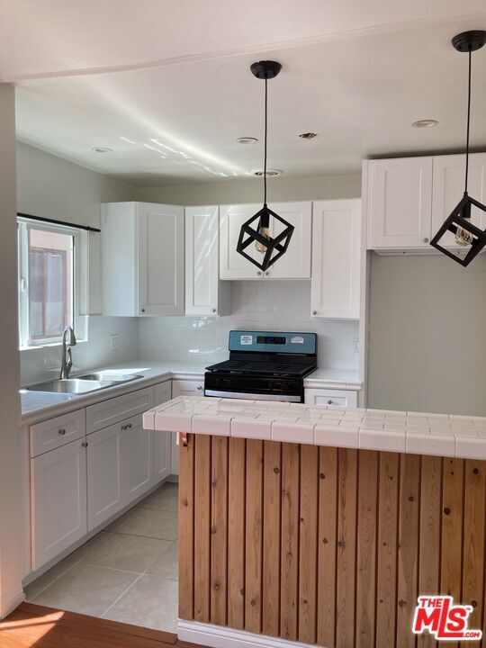 Building Photo - 348 Rexford Dr
