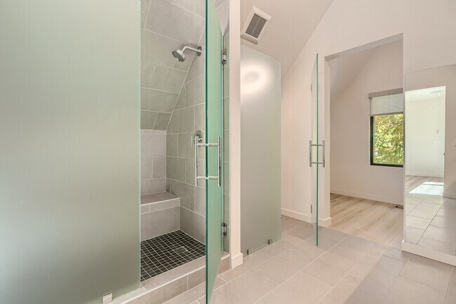 Building Photo - 3229 Quivas St