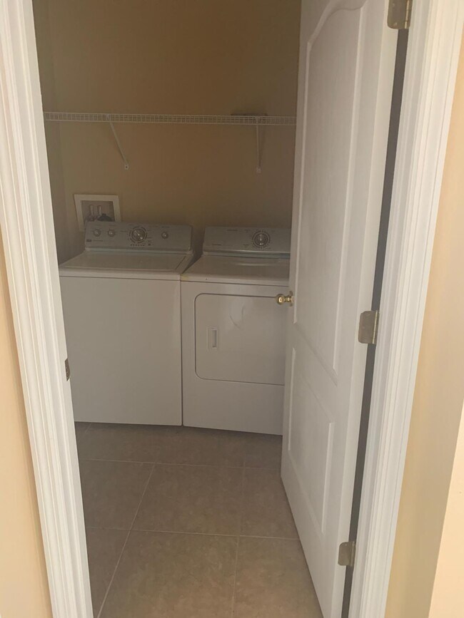 Building Photo - 10783 Gran Paradiso Dr