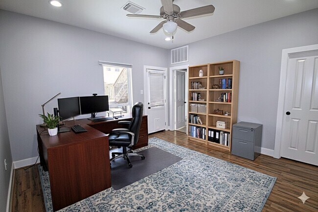 Building Photo - 1317 Bomar St