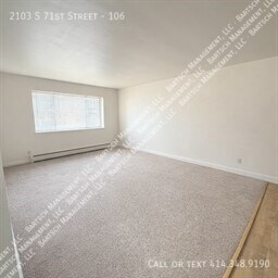 Building Photo - 2103 S 71st St