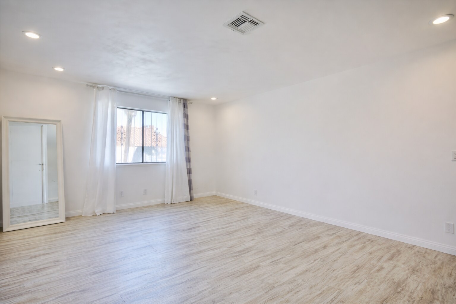 Building Photo - 1966 Rockledge Dr