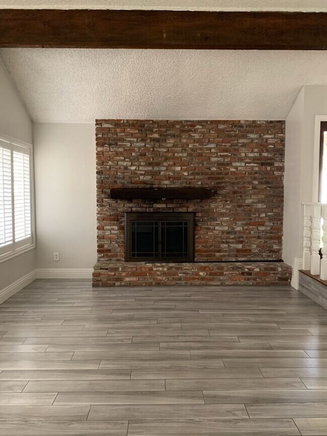 Building Photo - 4605 Christmas Tree Ln
