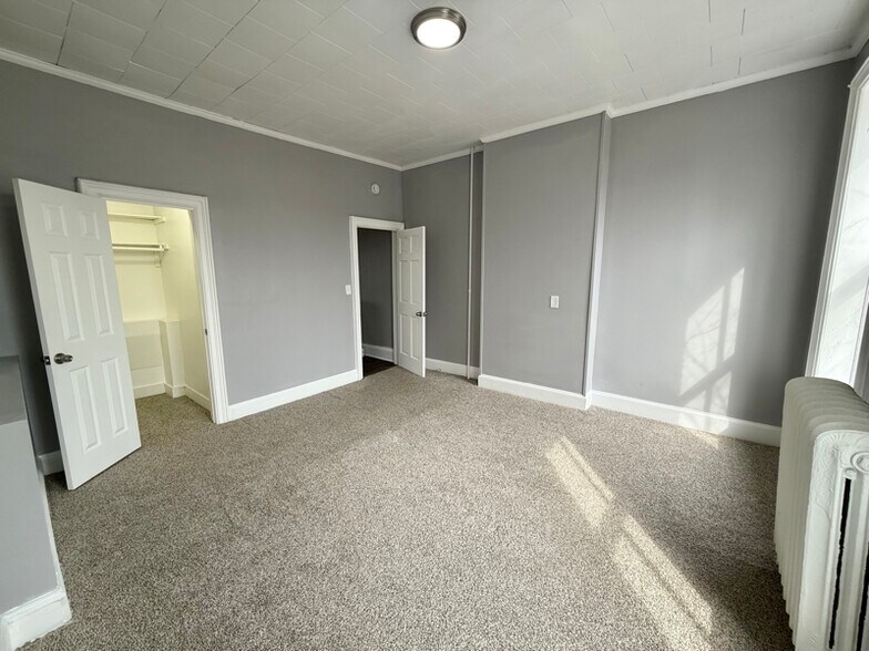 Building Photo - 4 Riverside Ave