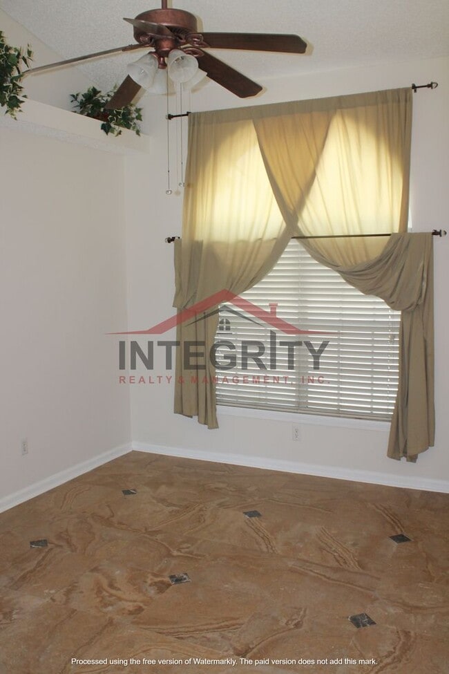 Building Photo - 3 bed/2.5 bath in Lake Asbury