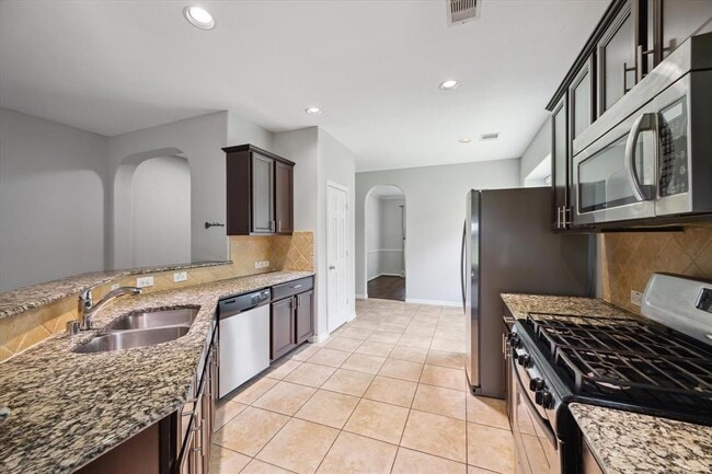 Building Photo - 3105 W Trail Dr