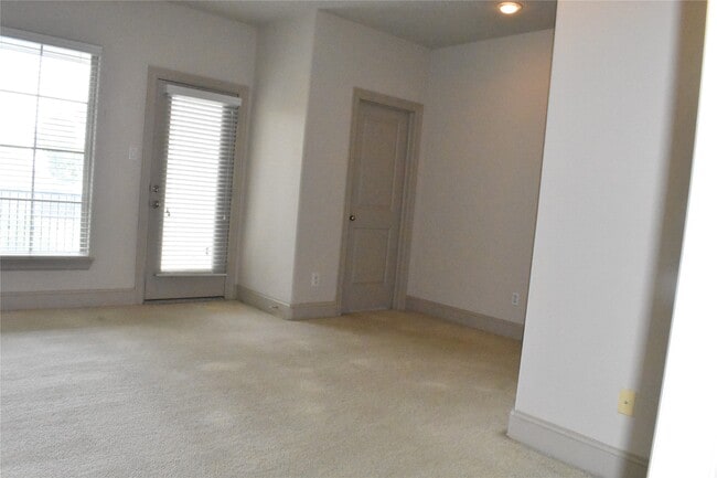 Building Photo - 2922 Leeland St