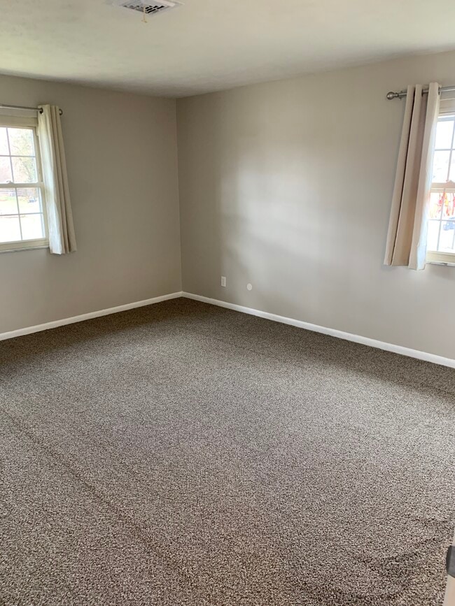 Building Photo - 1424 Town Hall Rd