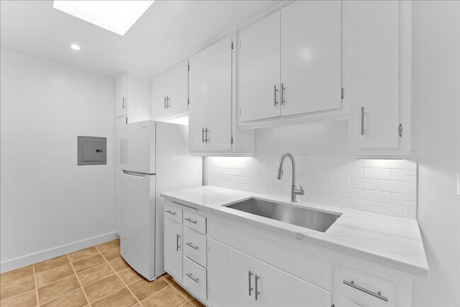 Building Photo - 1701 Washington Way