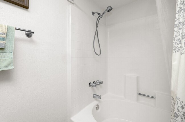 Building Photo - 839 S Westwood