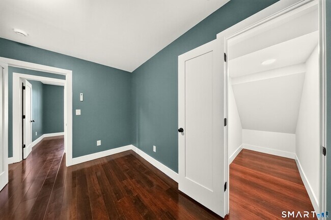 Building Photo - 359 Park Ave