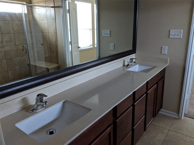 Building Photo - 5211 Ivory Glass Dr