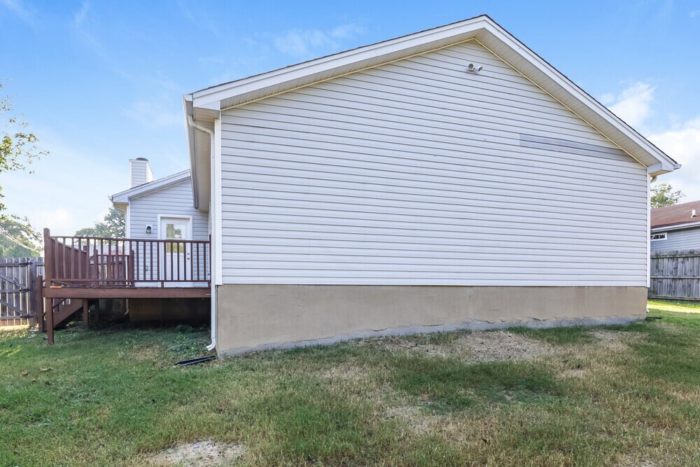 Building Photo - 321 Lake Forest Dr