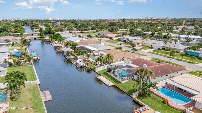 Building Photo - 419 St Georges Ct