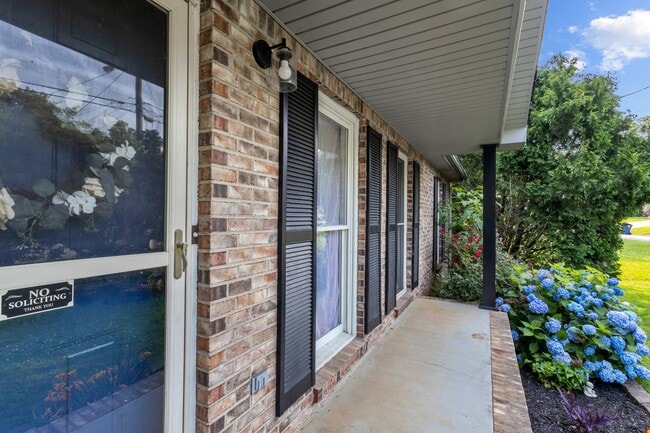 Building Photo - 336 Andrew Dr