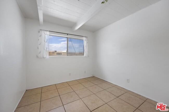 Building Photo - 43614 Stanridge Ave