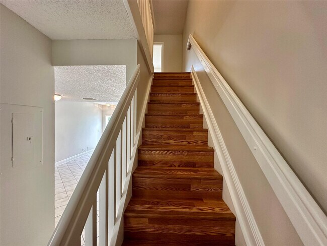 Building Photo - 5660 NW 98th Way