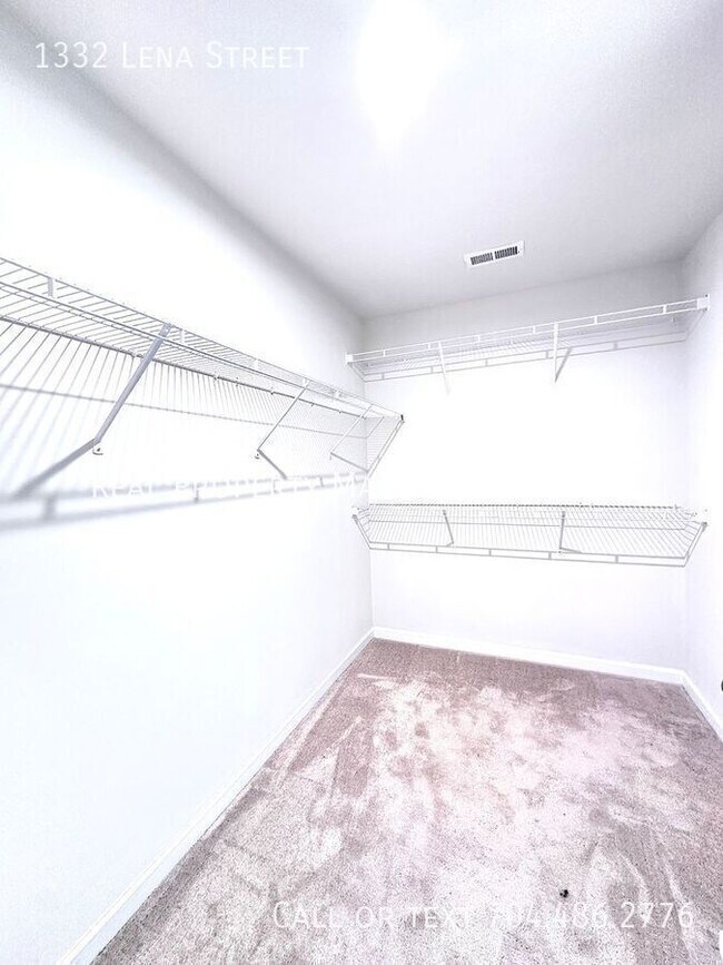 Building Photo - 1332 Lena St