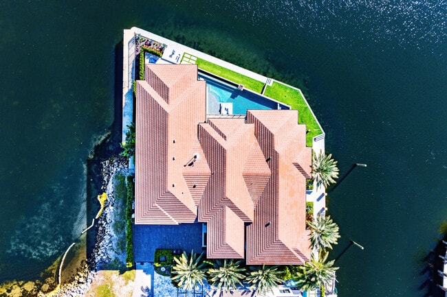 Building Photo - 2934 NE 8th Ave