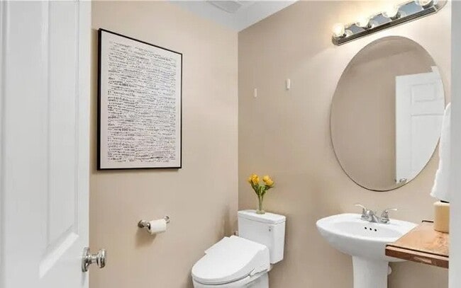 Building Photo - 66 Full Moon