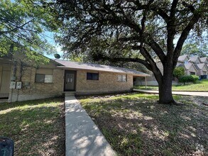 Building Photo - Location!! 1 Mile to Landa Park / Close to...